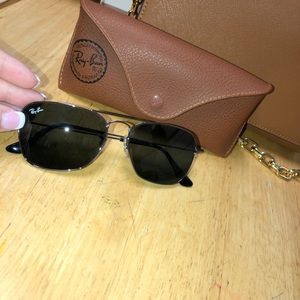 RayBan aviators.